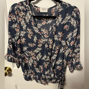 Sienna sky blue floral 3/4 sleeve blouse. Size medium